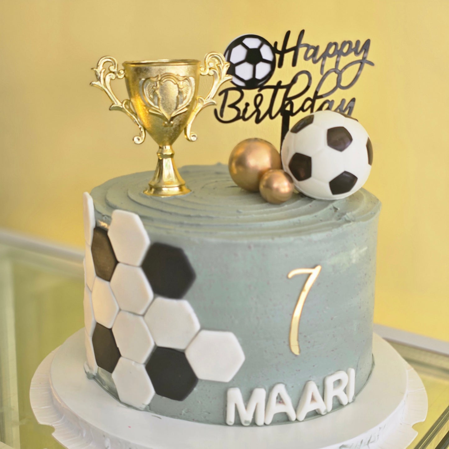 Deposit towards your customized Cakes